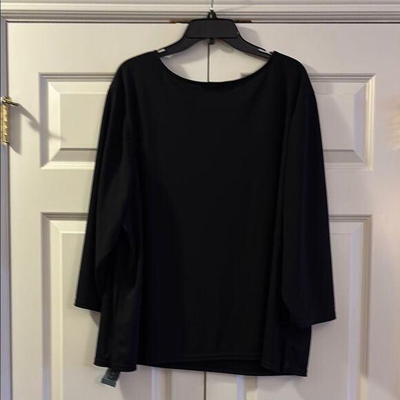 Black Boxy Blouse with Embellished Brooch included - Picture 2 of 9